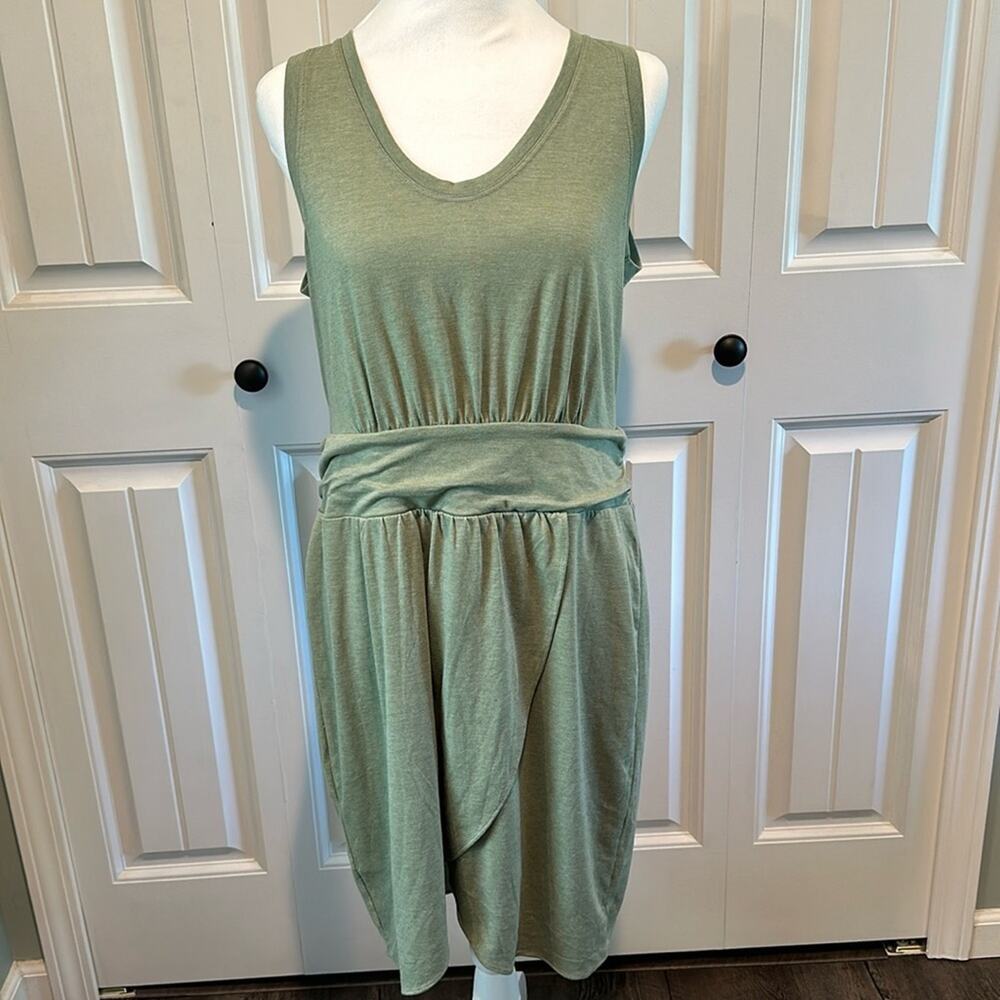 Banana Republic Large Sage Green Tulip Wrap‎ Dress